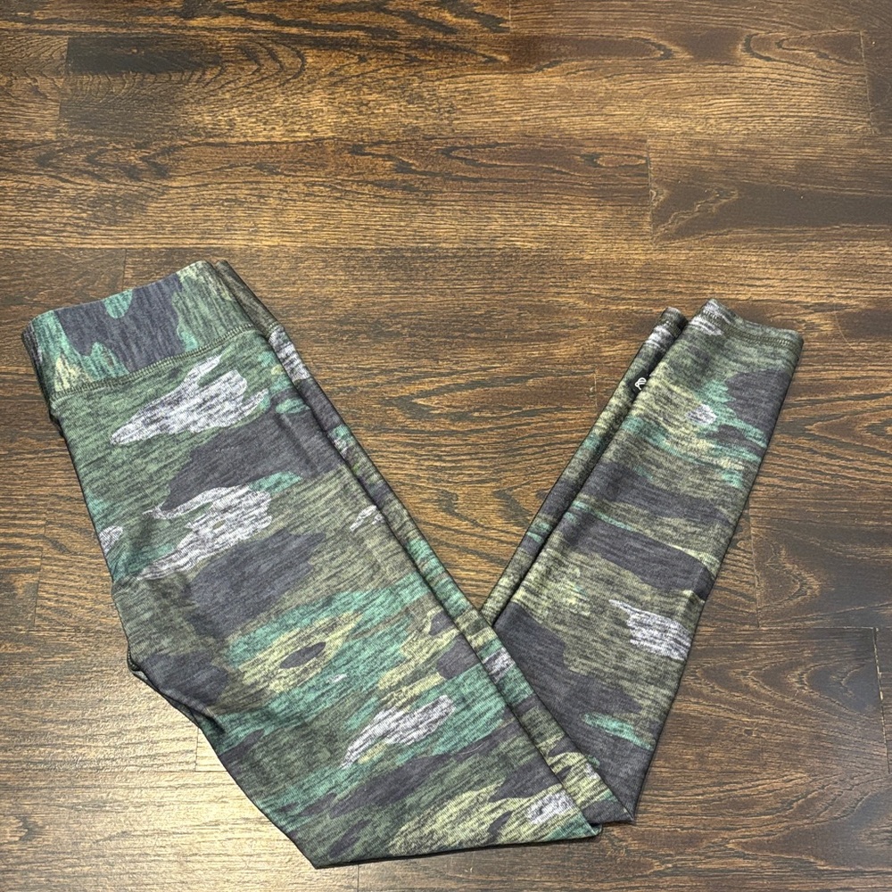 Terez Women’s Camouflage Leggings Size Small